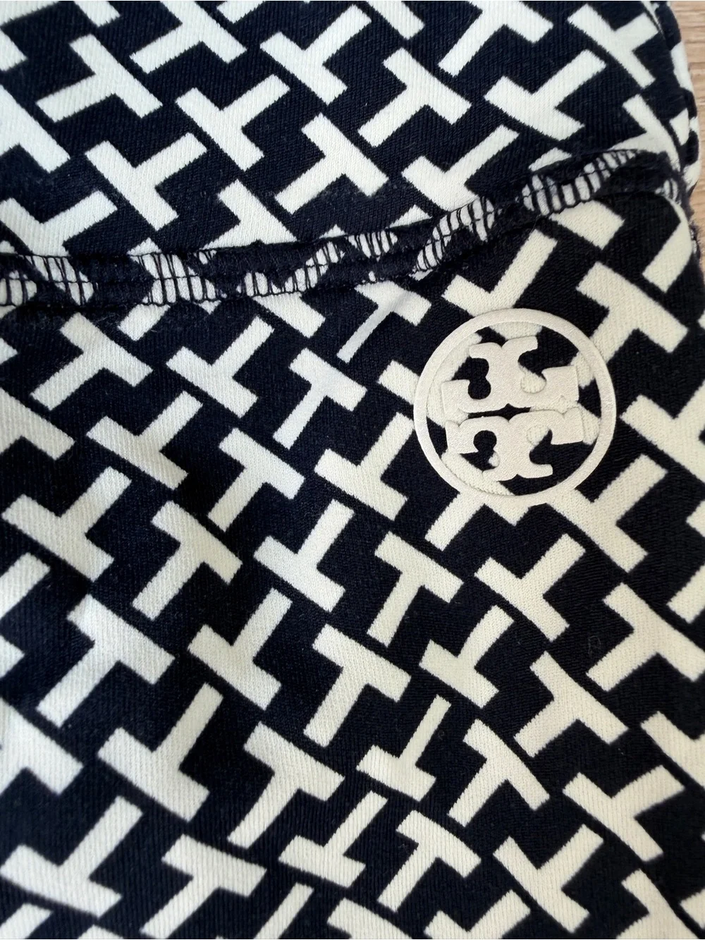 Black & White Tory Burch T Patterned Women’s Active Bike Shorts L